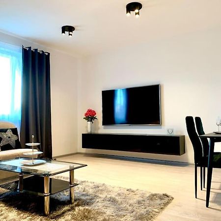 Spacious Apartment Near Hockey And Football Arena Bratislava Exterior foto