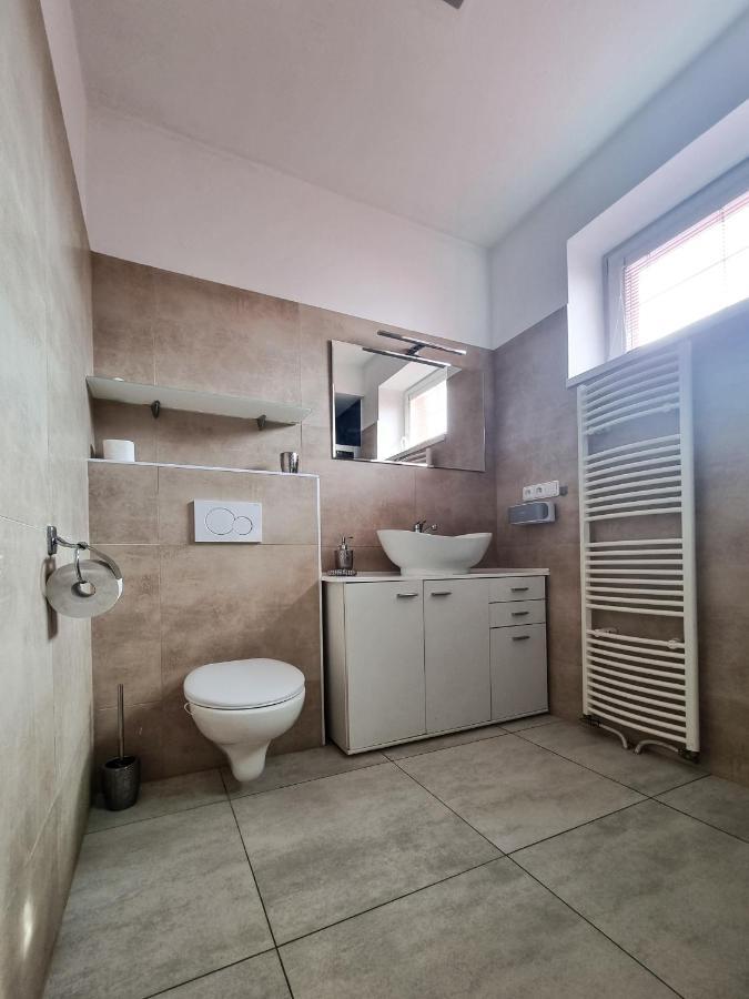 Spacious Apartment Near Hockey And Football Arena Bratislava Exterior foto